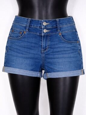 ✨ Aeropostale Denim Shorts ✨
💙 Classic Blue | Cuffed Hem | Flattering Fit